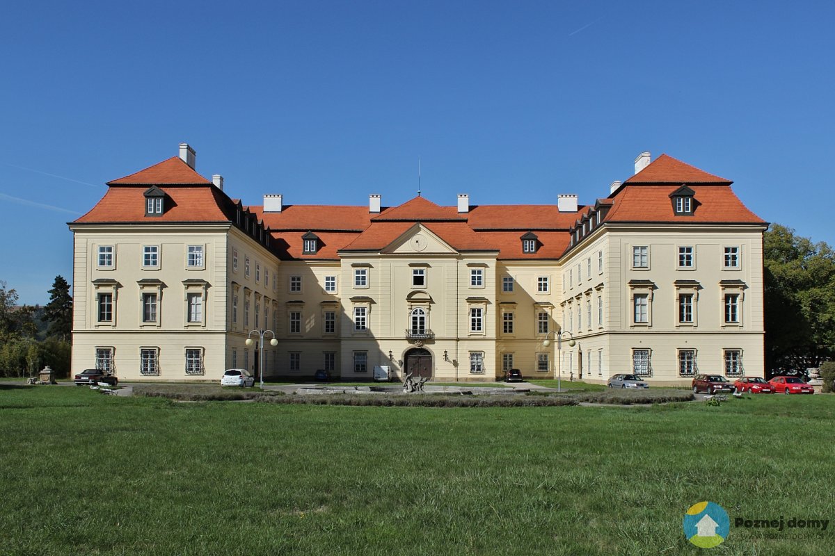 Zámek Napajedla (Exteriér), autor: Autor: Jan Polák – Vlastní dílo, CC BY-SA 3.0, https://commons.wikimedia.org/w/index.php?curid=138069799