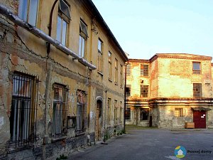 Schindlerova továrna Vitka - Brněnec (Exteriér), autor: Miaow Miaow – Vlastní dílo, Volné dílo, https://commons.wikimedia.org/w/index.php?curid=111334, datum: 2004