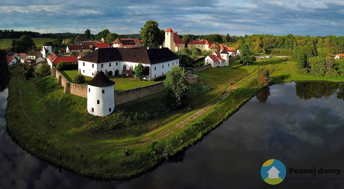 Tvrz Žumberk (Exteriér)