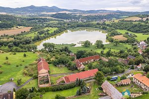 Bývalá tvrz Malhostice (Exteriér), autor: Radomír Kočí, datum: 31.7.2025