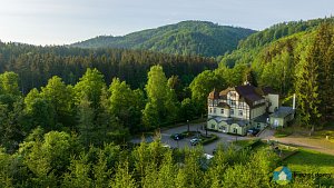 Restaurace Hubertus (Exteriér), autor: hotelhubertuskv.cz