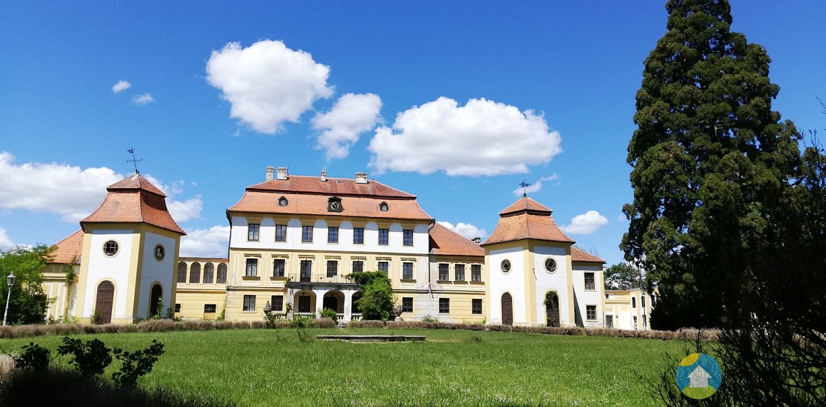 Zámek Kravsko (Exteriér), autor: https://znojmoregion.cz/