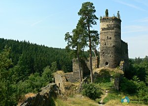 Zřícenina hradu Gutštejn (Exteriér), autor: Autor: Huhulenik – Vlastní dílo, CC BY 3.0, https://commons.wikimedia.org/w/index.php?curid=15834519