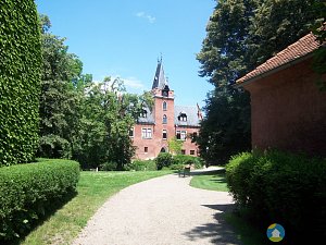 Zámek Červený Hrádek u Sedlčan (Exteriér), autor: Radomír Kočí, datum: 7.8.2008