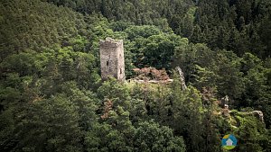 Zřícenina hradu Libštejn (Exteriér), autor: Autor: Emve76 – Vlastní dílo, CC BY-SA 4.0, https://commons.wikimedia.org/w/index.php?curid=70008200