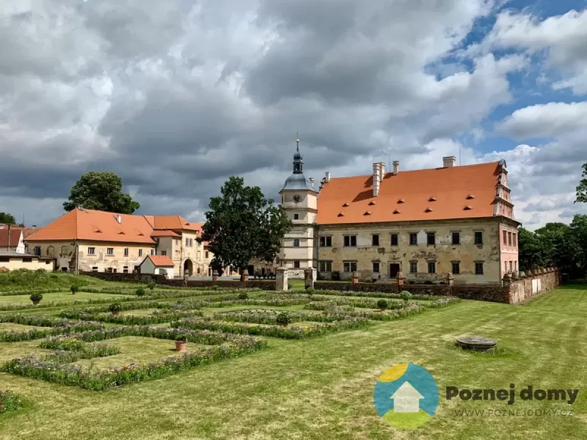 Zámek Červené Poříčí (Exteriér), autor: zamek-cerveneporici.cz