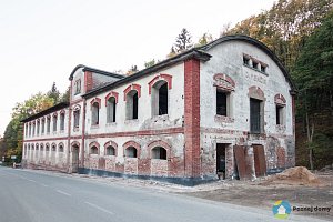 Mechanická tkalcovna, barvírna a tiskárna Josefa Menčíka (Exteriér), autor: Radomír Kočí, datum: 13.10.2018
