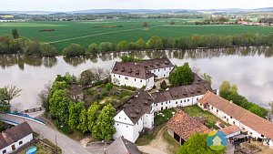 Zámek Starosedlský Hrádek (Exteriér), autor: Radomír Kočí, datum: 9.5.2020