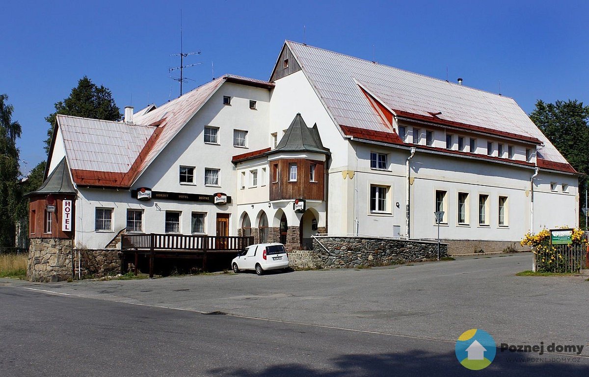 Národní dům Deštné (Exteriér), autor: regionhradec.cz