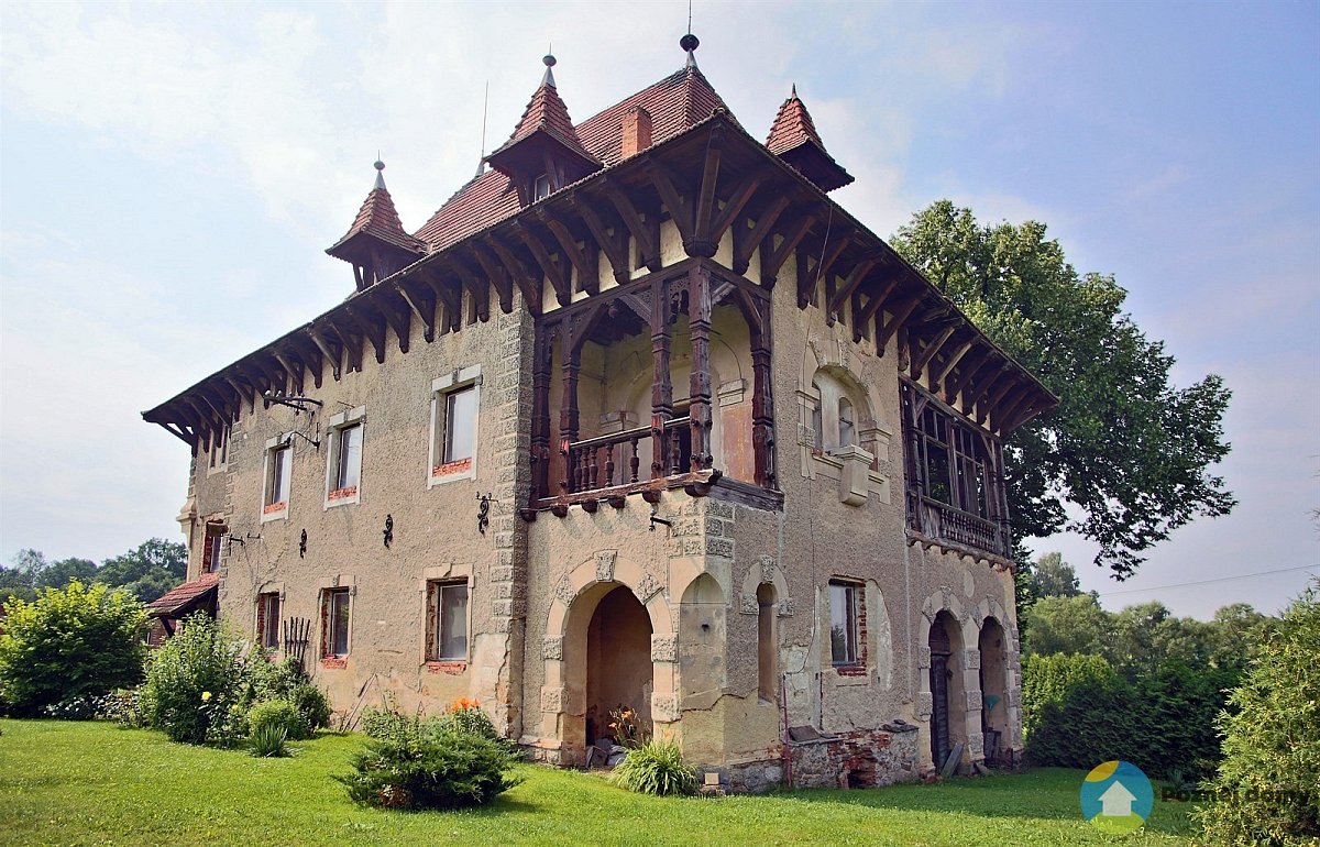 Tvrz Okrouhlá (Exteriér), autor: idnes.cz, datum: 2016